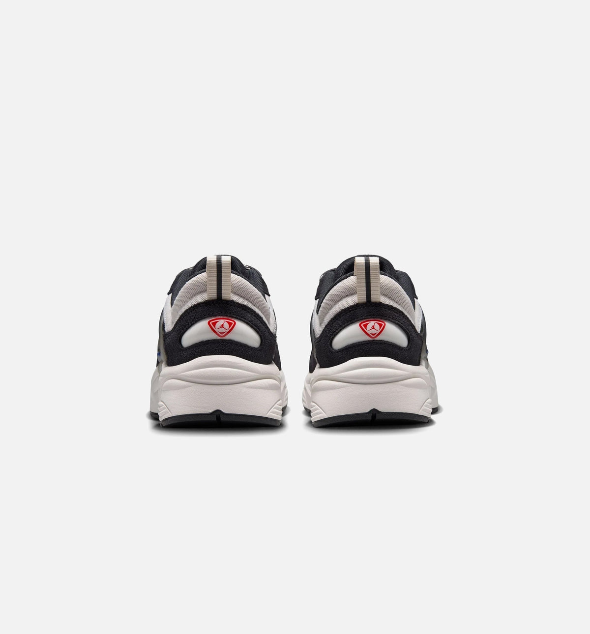 Jordan Trunner OS SE Men's Shoe – Off Noir/University Red/Phantom