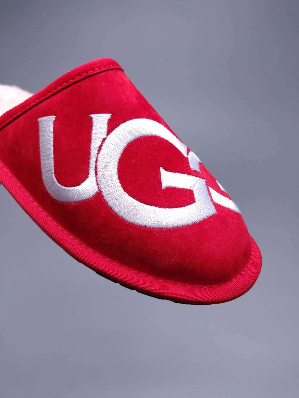 Red G-Logo Indoor Slippers — New Arrival | In Stock