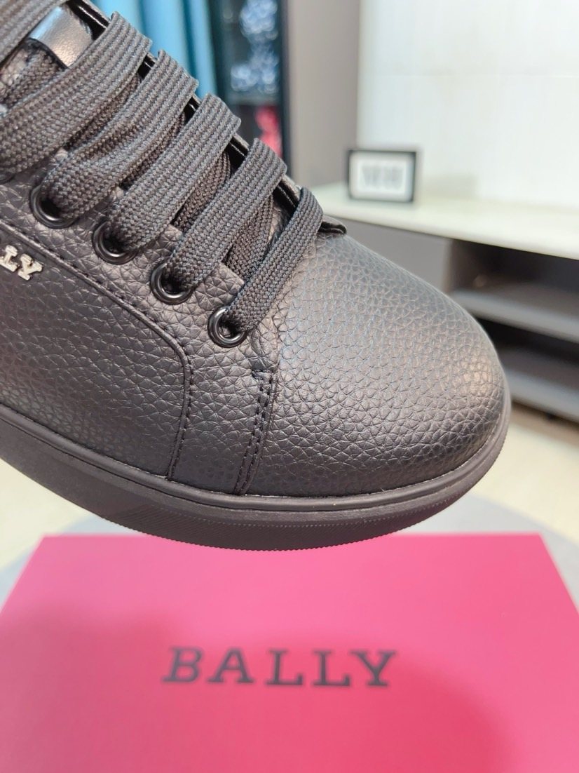 Bally Dark Gray Pebbled Leather Sneakers